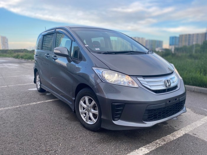 Honda freed Hybrid 2012