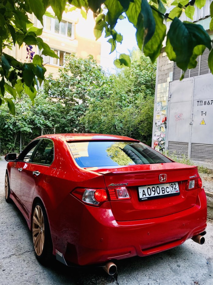 Honda Accord 8 Red