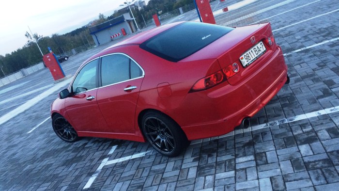 Honda Accord 2003 красная