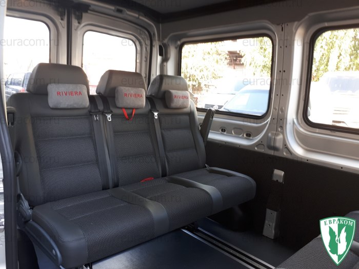 Ford Transit 8+1