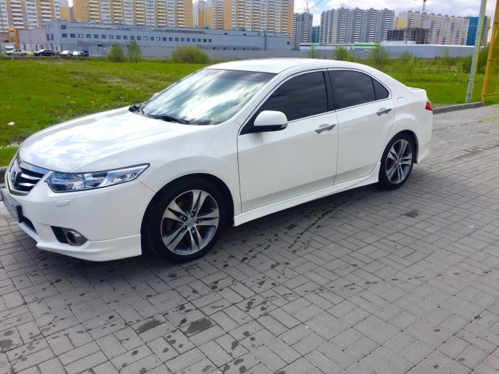 Honda Accord 2012 белый