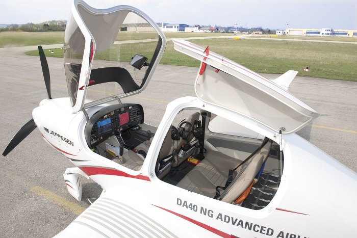 Самолет Diamond da-40