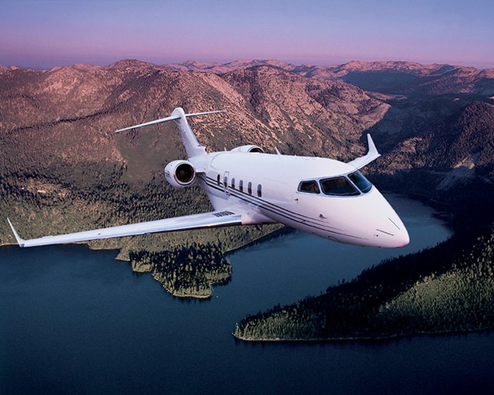 Lujo Black Jet самолет