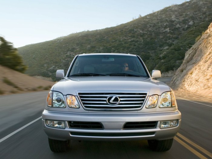 Лексус LX 2005
