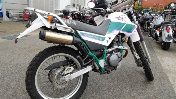 Ямаха Serow 225