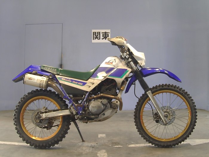 XT 225 Serow