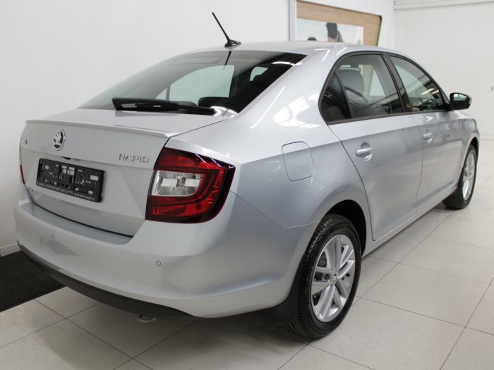 Skoda Rapid i Рестайлинг серебристый