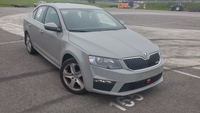Skoda Octavia a8 серая