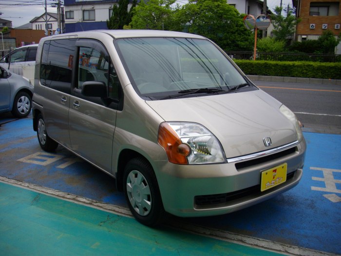 Honda Mobilio 2003