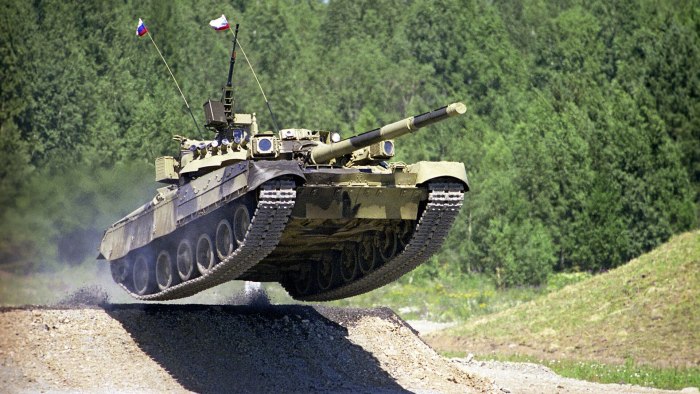 Танк т-80бвм
