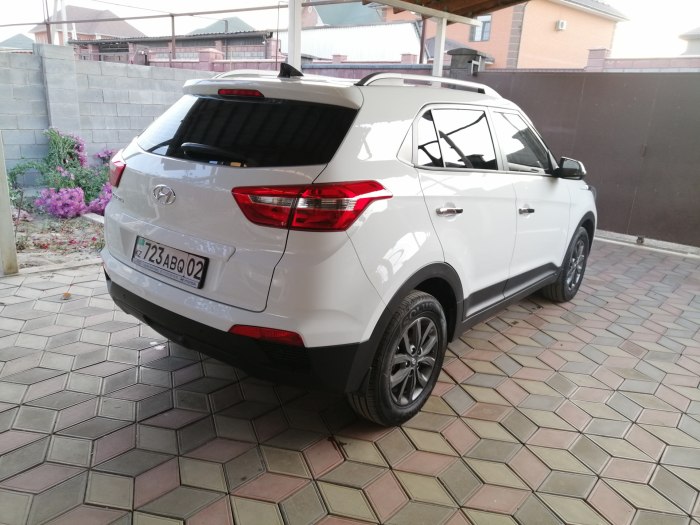 Hyundai Creta белая с черной крышей