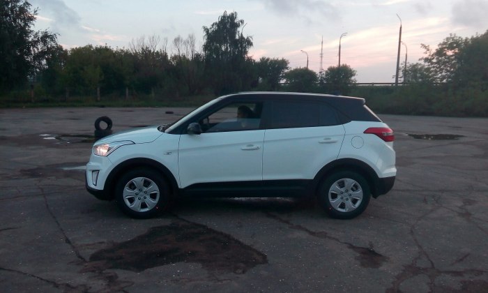 Hyundai Creta синяя с черной крышей