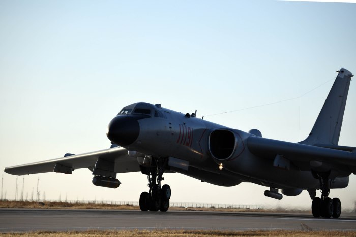 Хун-6к китайский стратегический бомбардировщик