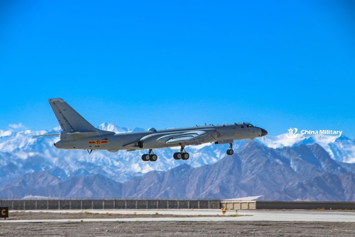 H-6 бомбардировщик
