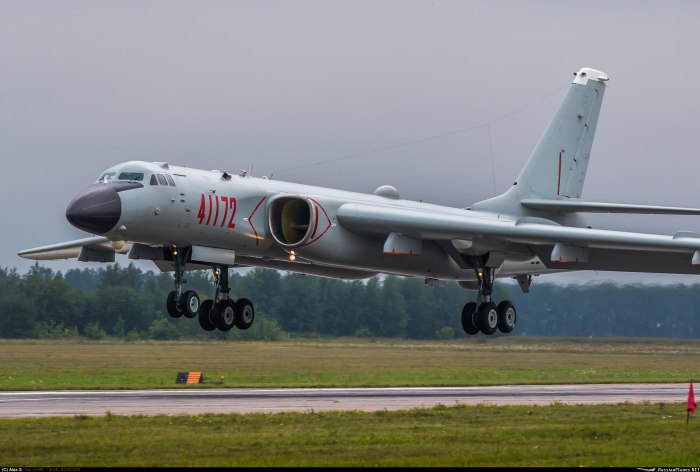 Хун-6к китайский стратегический бомбардировщик
