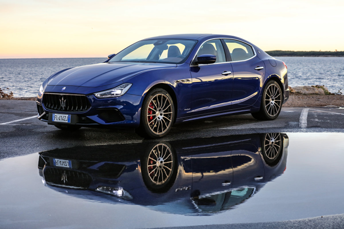 Maserati Ghibli 2021 синяя