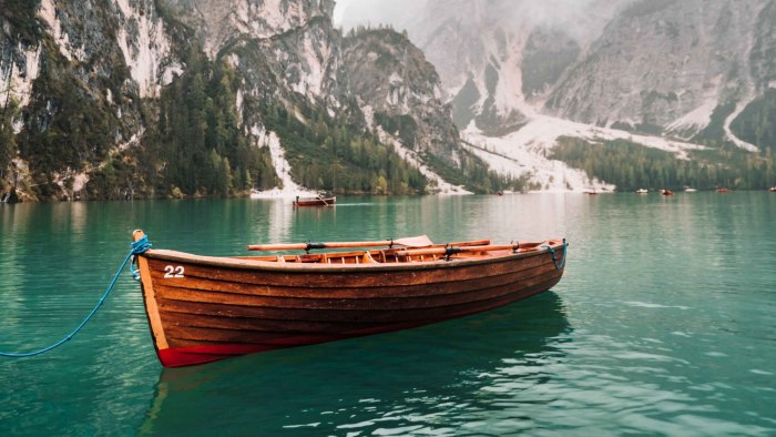 Лодка на воде