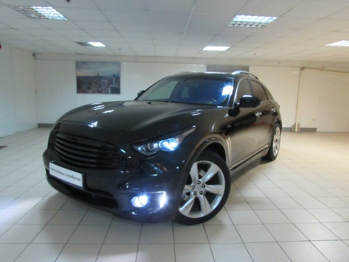 Черный тонированный Infiniti FX 45