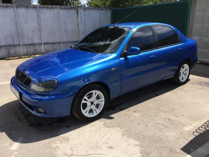 Chevrolet lanos синий