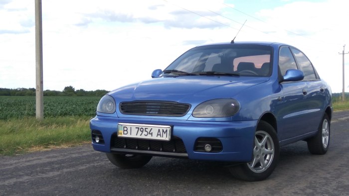 Chevrolet lanos 2010 синий