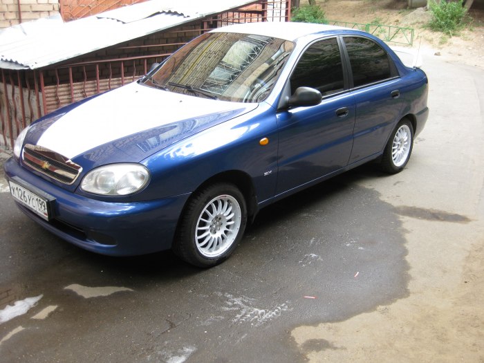 Chevrolet lanos синий