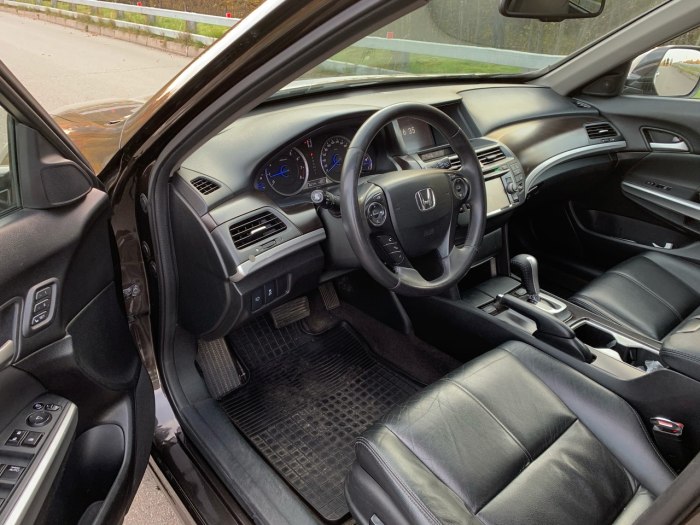 Honda Crosstour салон