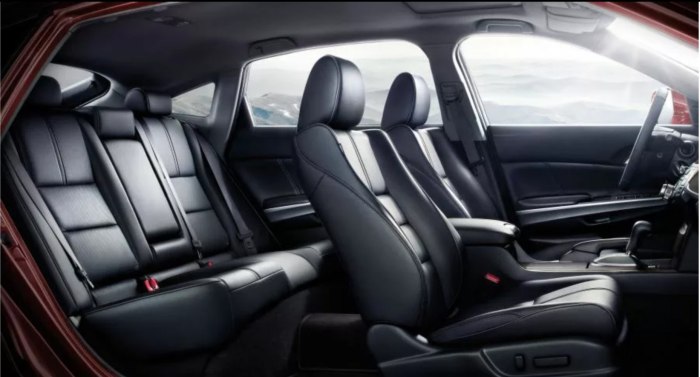 Honda Crosstour салон