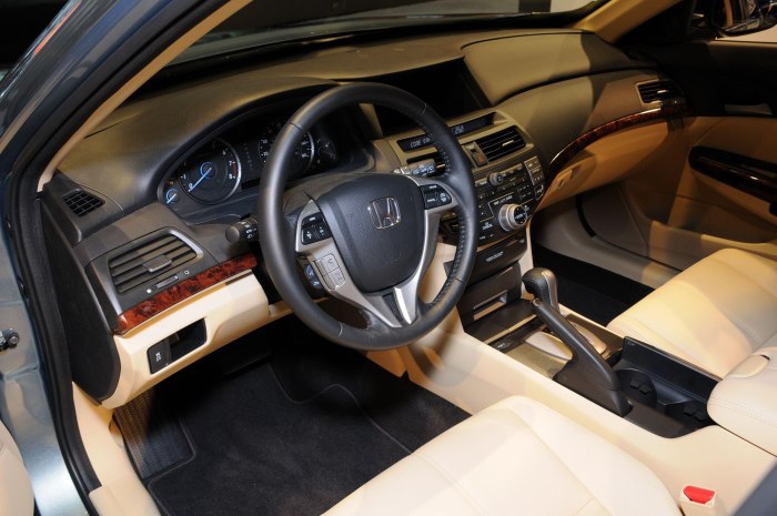 Honda Crosstour внутри