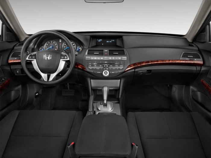 Honda Accord 2010 салон