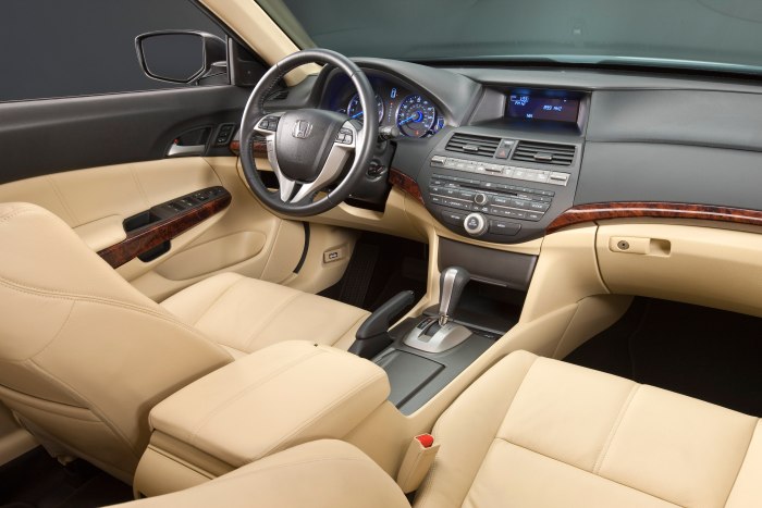 Honda Accord 2010 салон