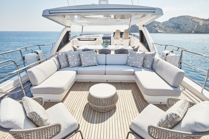 Sundeck катамаран