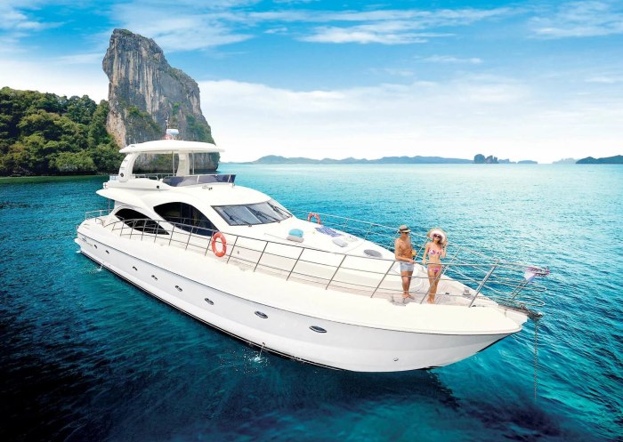 Яхта Sealine