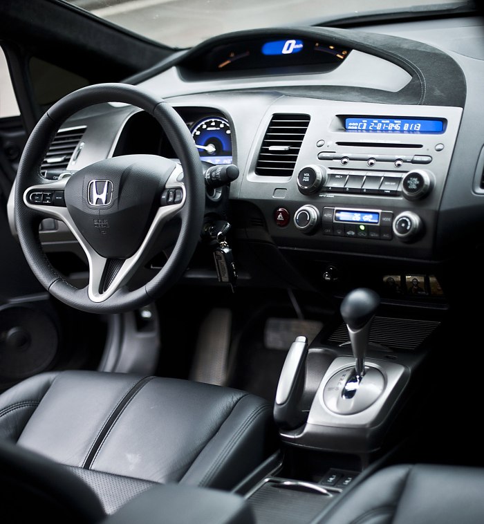 Honda Civic 4d хэтчбек салон