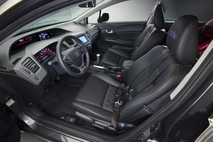 Honda Civic 2012 седан салон