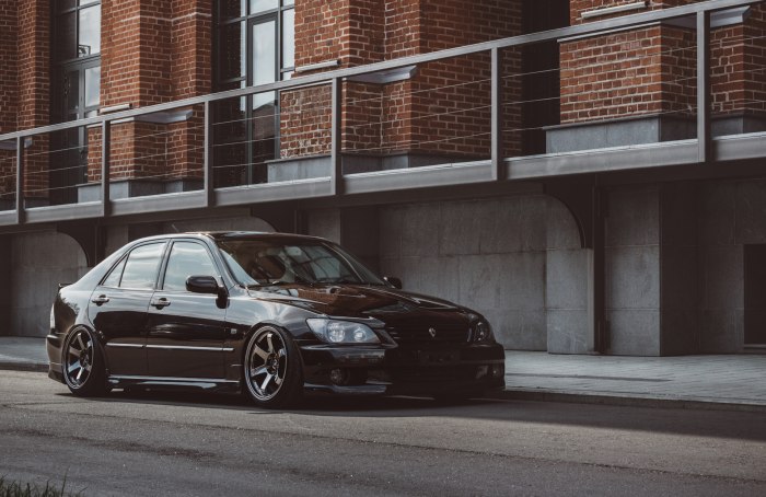 Lexus is 300 и Toyota Altezza