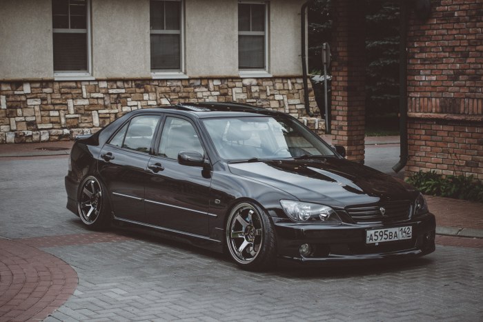 Lexus is 300 и Toyota Altezza