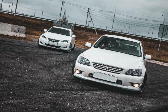 Lexus is 300 и Toyota Altezza