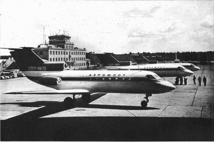 Як-40 пассажирский самолёт