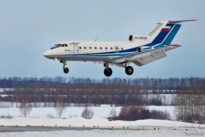 Як-40 пассажирский самолёт СССР