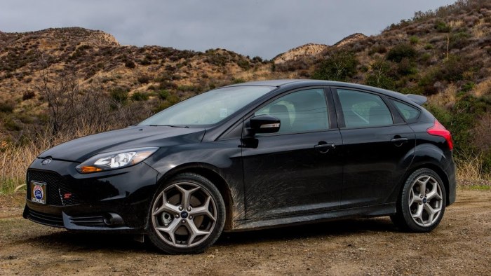 Ford Focus 3 хэтчбек черный