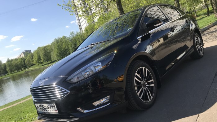 Ford Focus 2017 седан черный