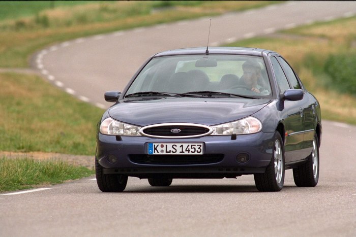 Ford Mondeo 1996 седан