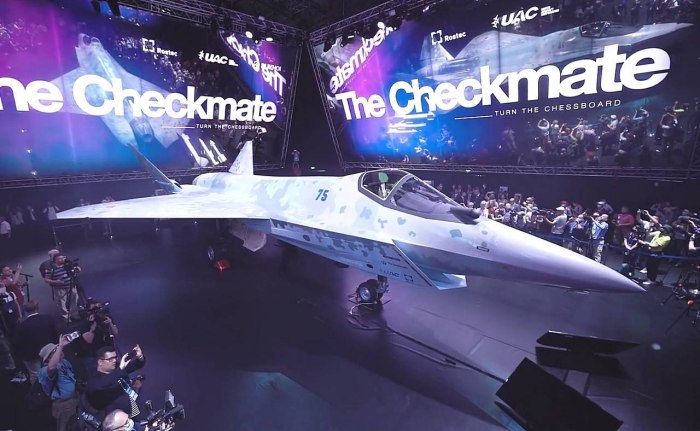 Истребитель пятого поколения Су-75