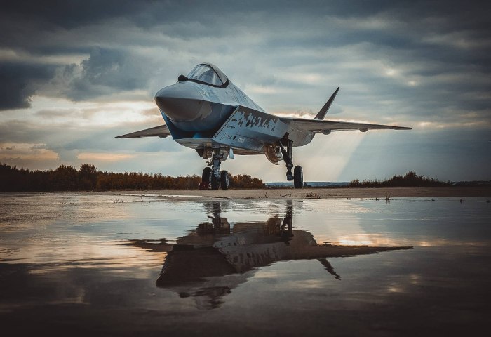 Истребителей пятого поколения Су-75 Checkmate