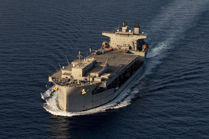 Экспедиционная морская база USS Lewis b Puller ESB 3