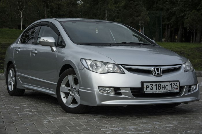 Honda Civic 4d (8g)