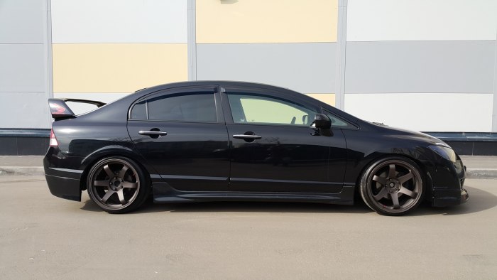 Honda Civic 4d Tuning черная