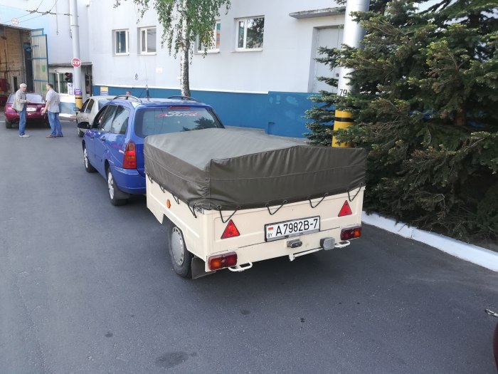 Toyota Raize с прицепом