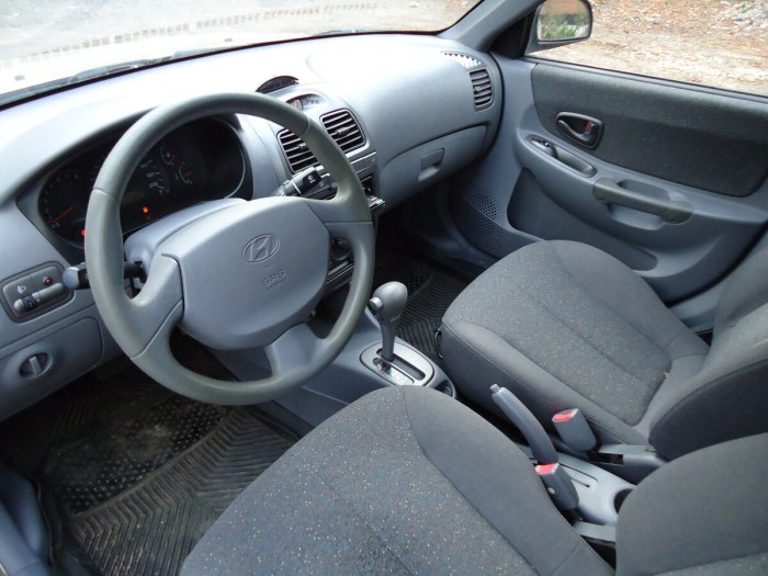 Hyundai Accent 2005 салон