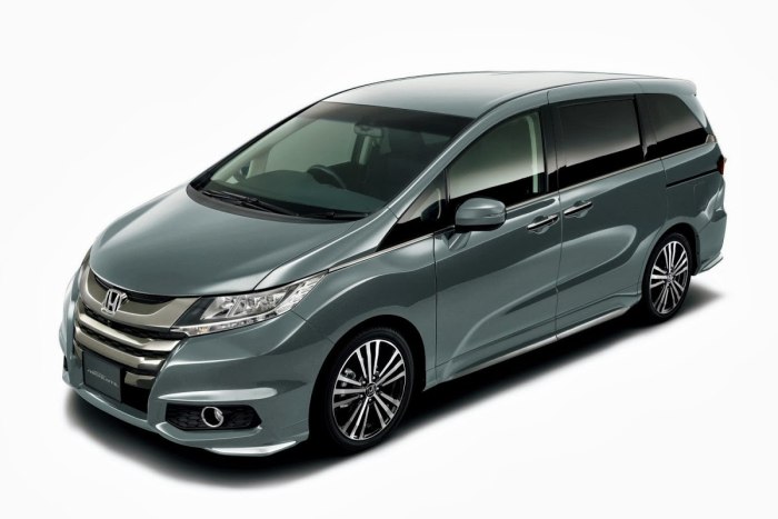 Минивэн Honda Elysion